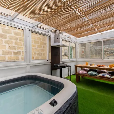 Maison Familiale A 2 Min A Pied De L'institut A Armand Calme Jeux Babyfoot Jacuzzi Proche Vakantiehuis Saint-Laurent-dʼAigouze